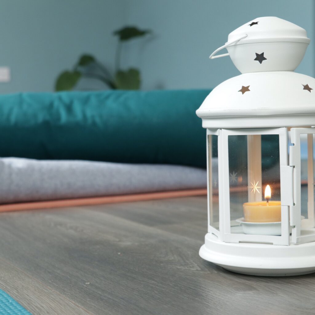 candle lit in setu yoga studio clarenbridge
